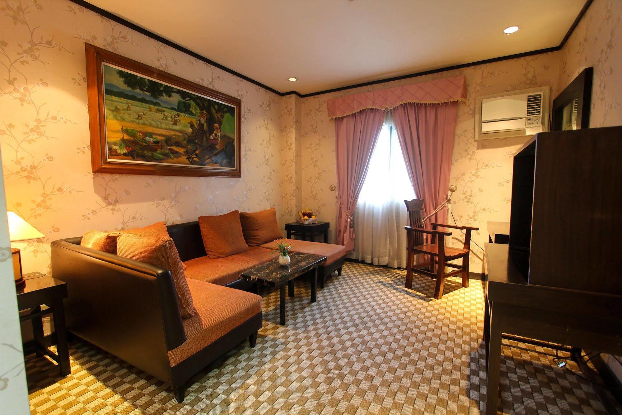 Luisita Central Park Hotel Tarlac City Exterior foto