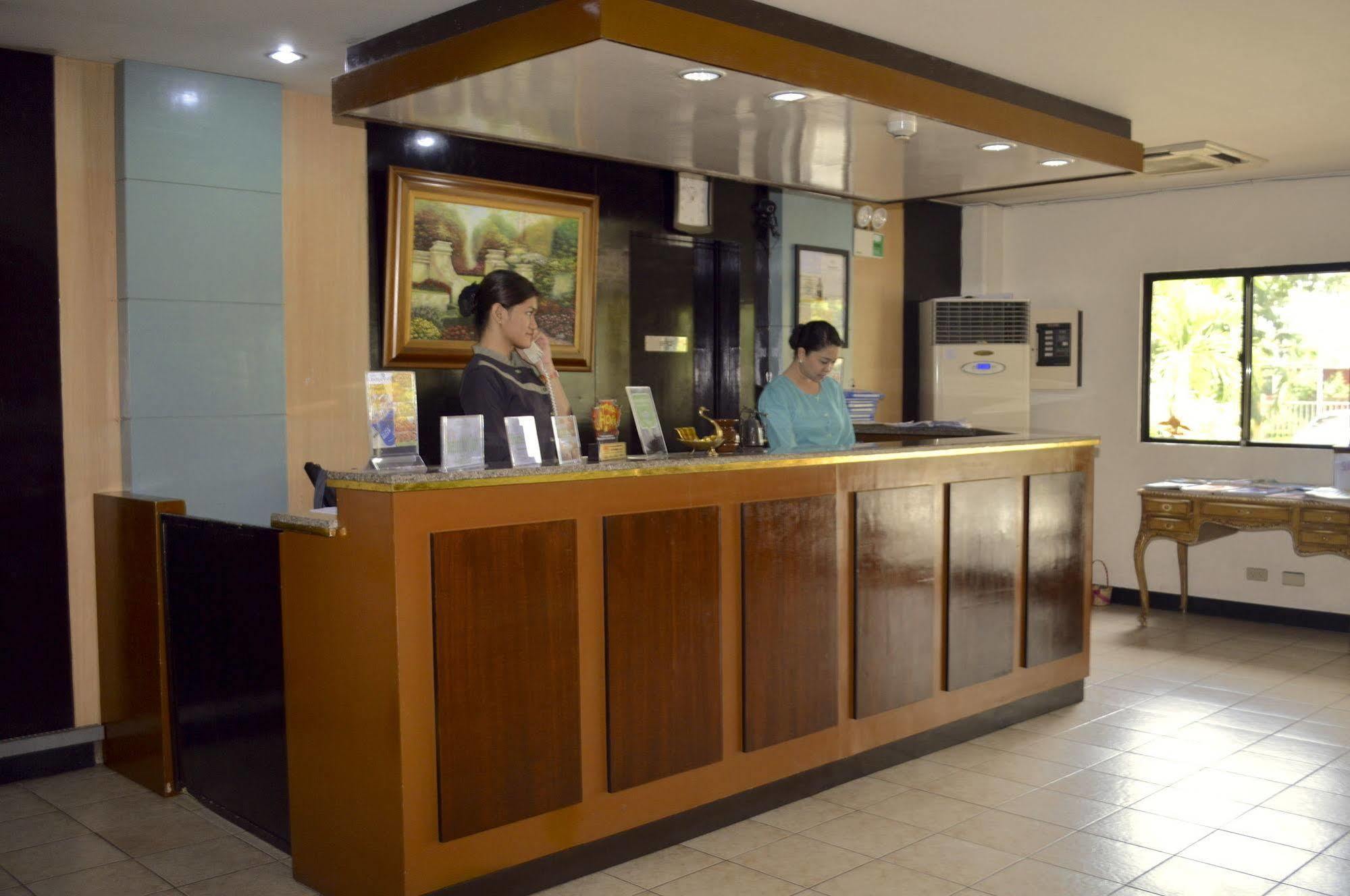 Luisita Central Park Hotel Tarlac City Exterior foto